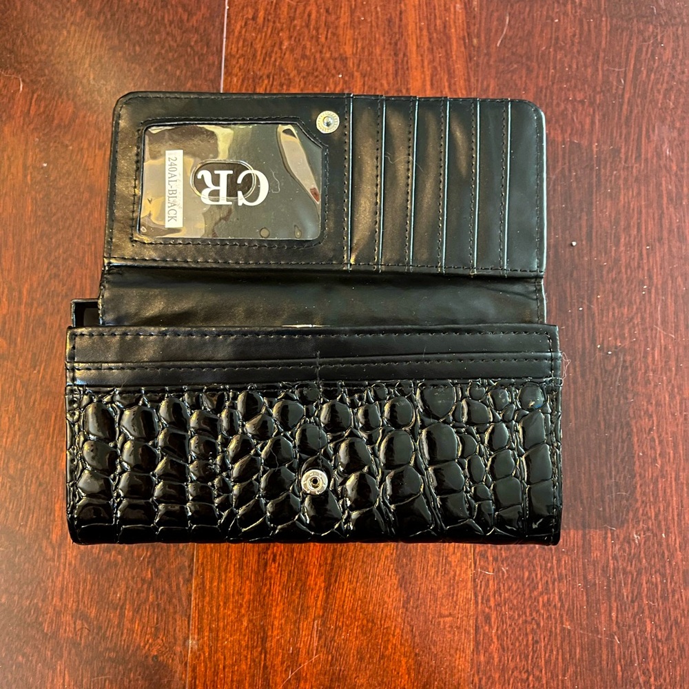 Black clutch